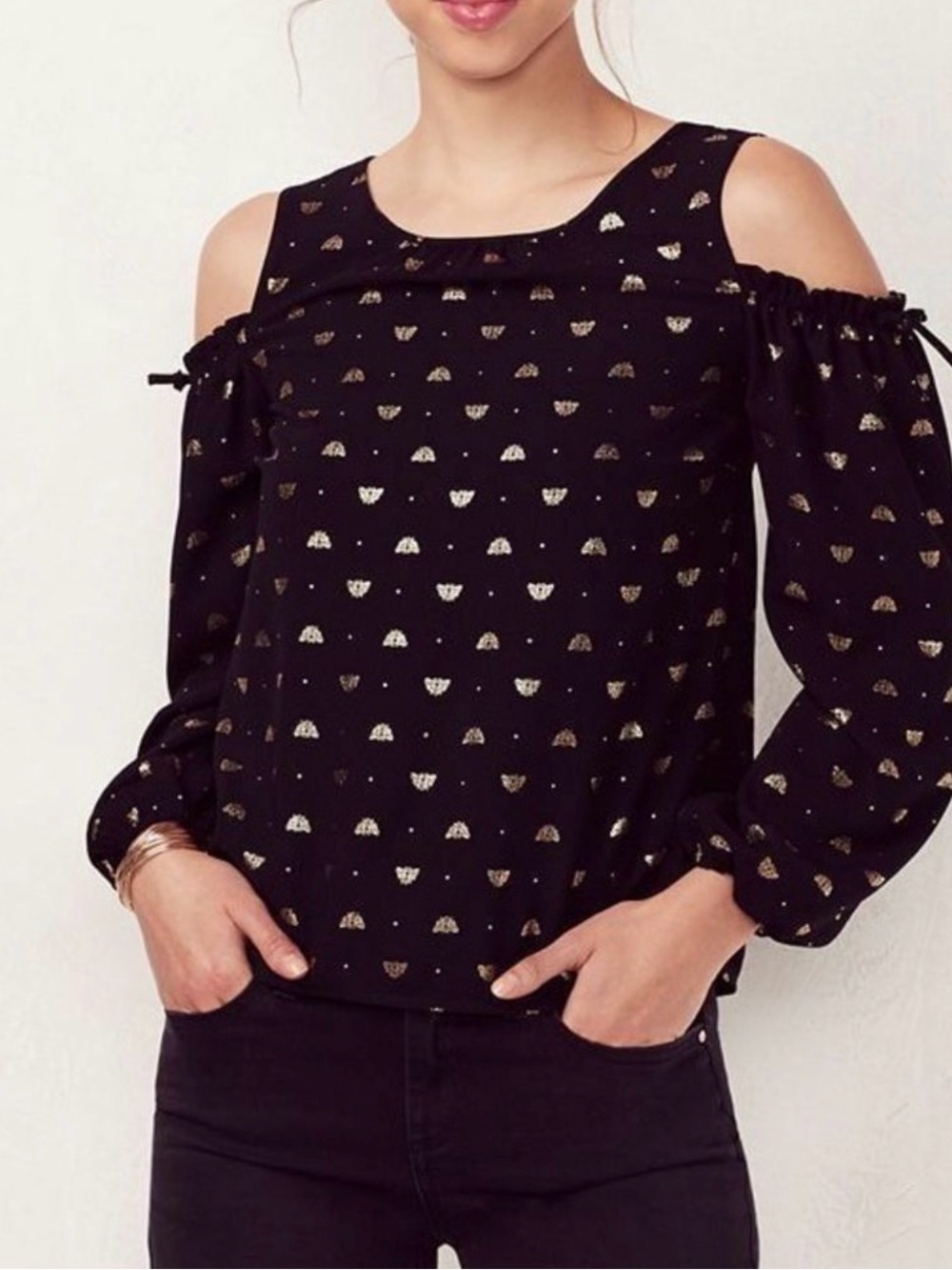 Lauren Conrad Black Gold Foil Honey Bee Print Cold Shoulder Top Blouse Size XS